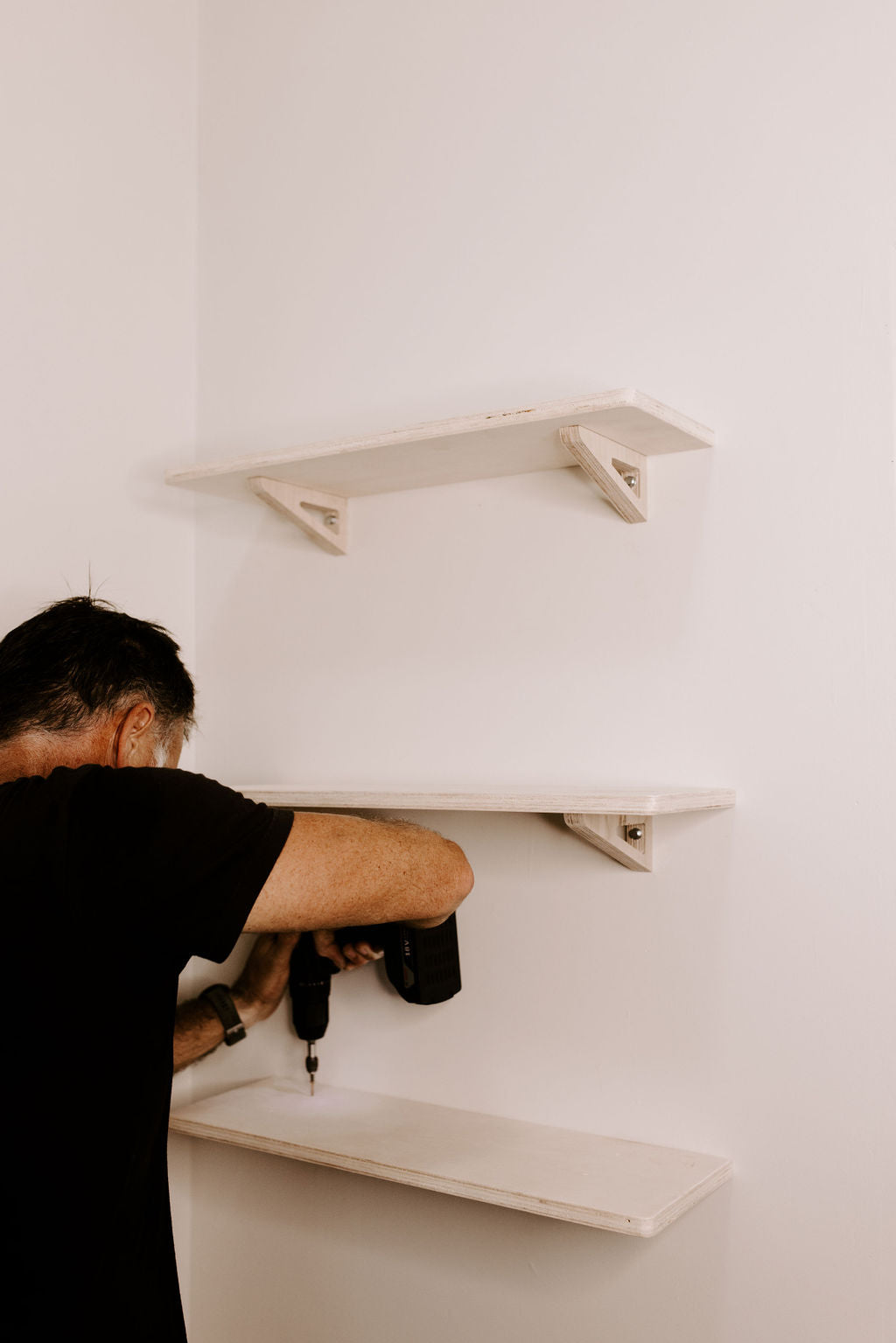 600mm OneBolt™ shelf kit.