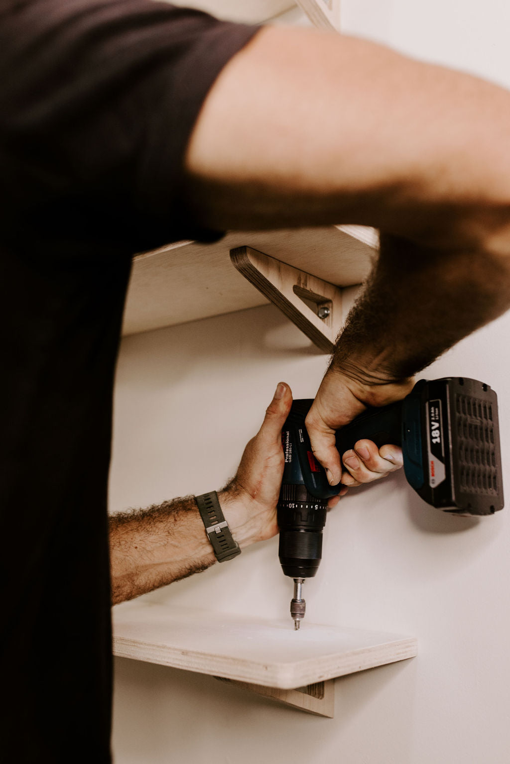 1200mm OneBolt™ shelf kit.